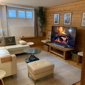https://mer-de-glace.hotels-rhonealpes.com